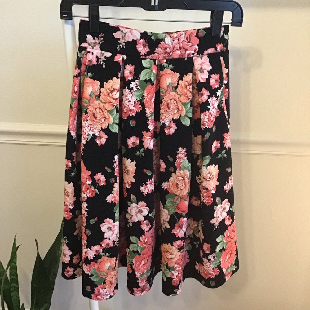 EUC FULL FLOWER SKIRT